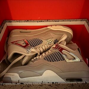 AIR JORDAN RETROS 4s.